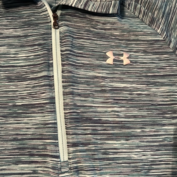 Under armour top - Picture 2 of 5